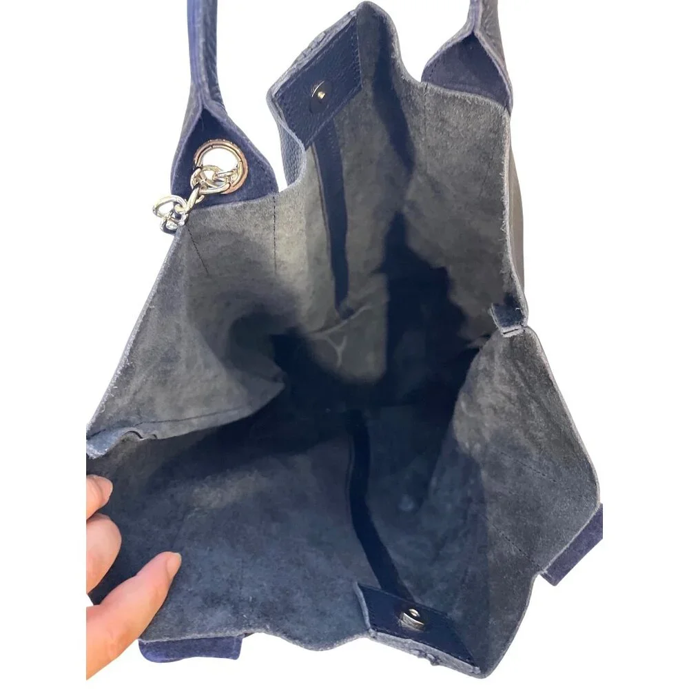 Leather Tote Navy Shoulder bag Burse In Pelle With Tassel Charm Zip Pouch Italy - Picture 7 of 8